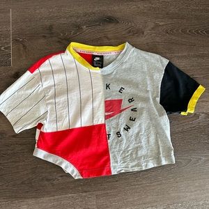 Nike Sportswear Cropped Tee
